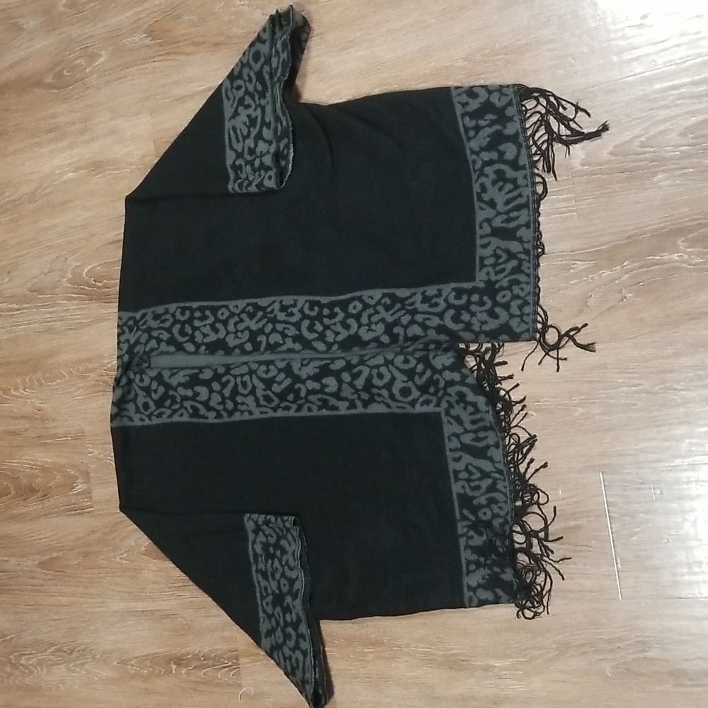 (OS) Reversible Fringe Flowy Leopard Print Oversized Poncho One Size Cozy